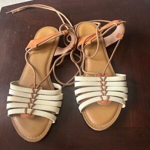 Old Navy Size 9 Sandals with Wrap Around Laces